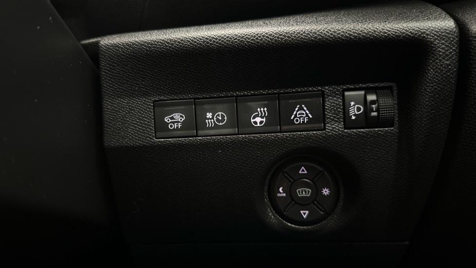 Lane Assist /Heated Steering Wheel 