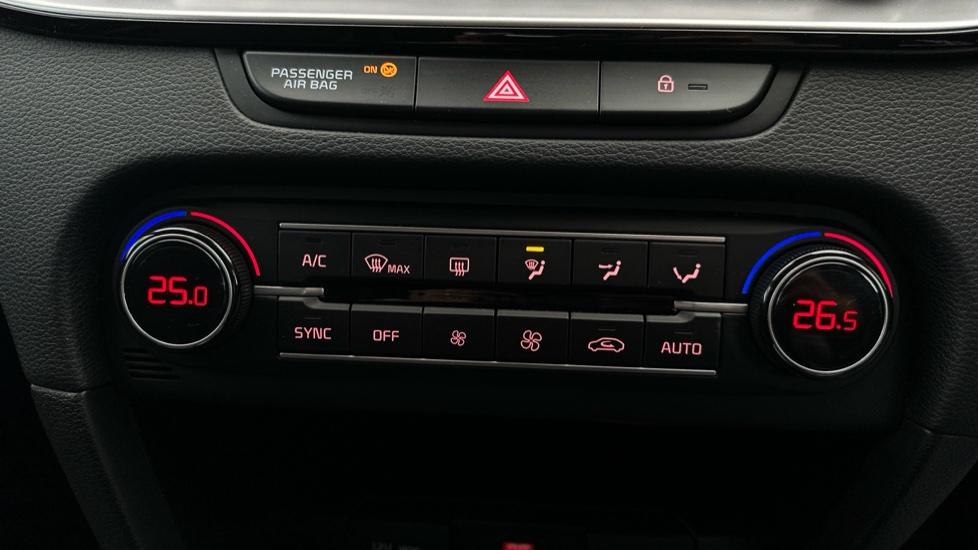 Air Conditioning /Dual Climate Control 