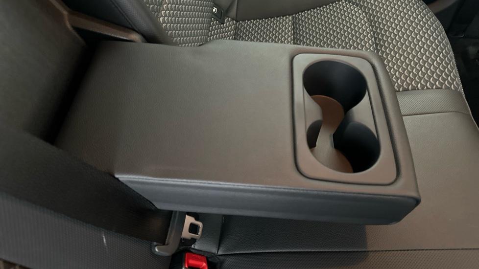 Rear Armrest/ Cup Holder