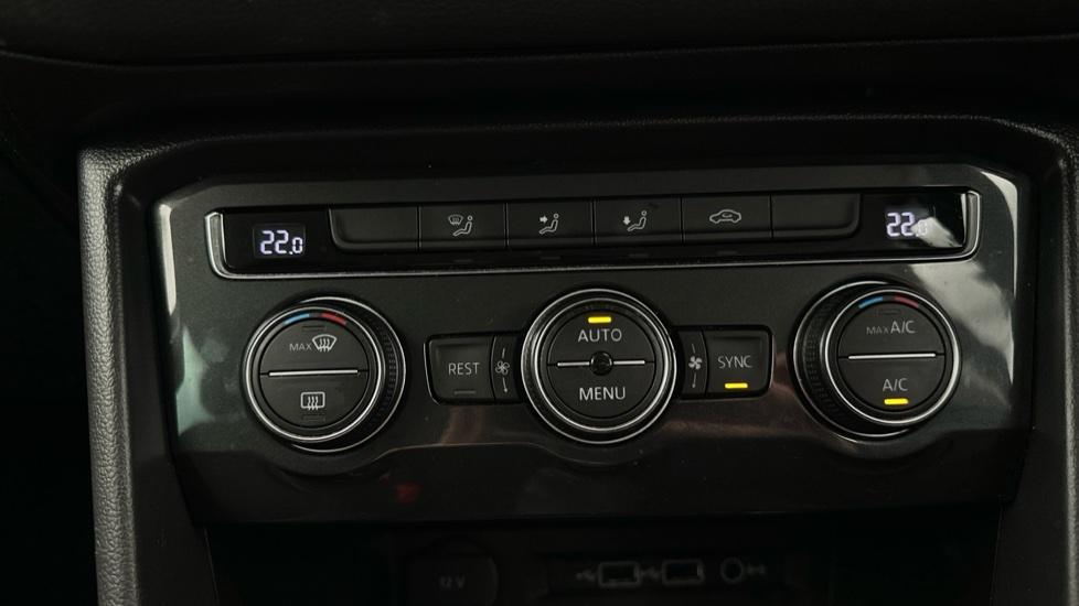 Air Conditioning /Dual Climate Control 