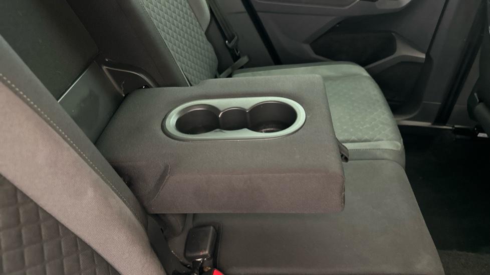 Rear Armrest/ Cup Holder