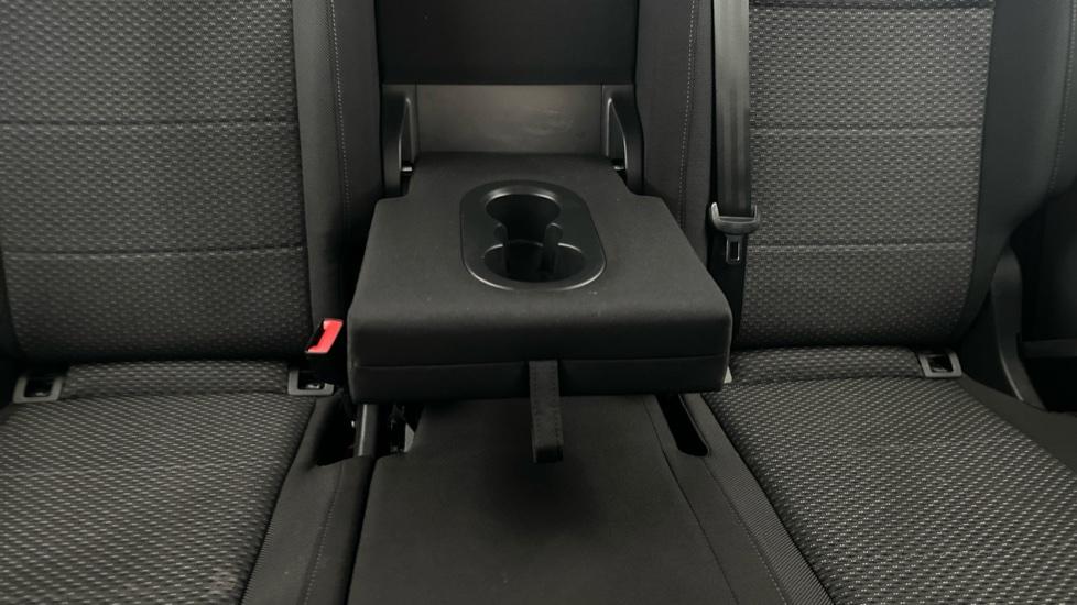 Rear Armrest/ Cup Holder