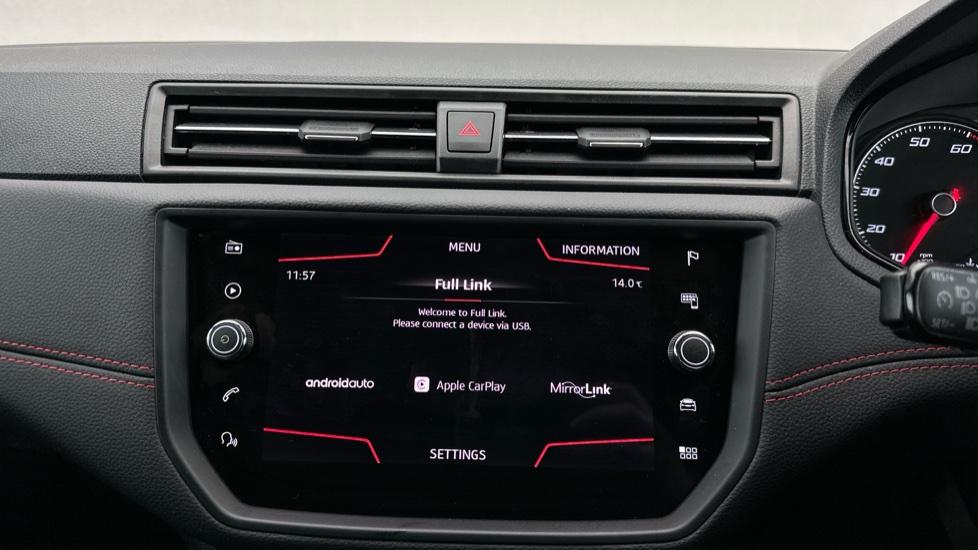 Apple Car Play & Android Auto