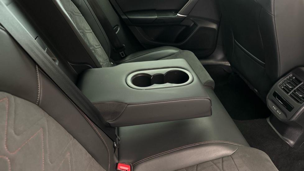 Rear Armrest/ Cup Holder