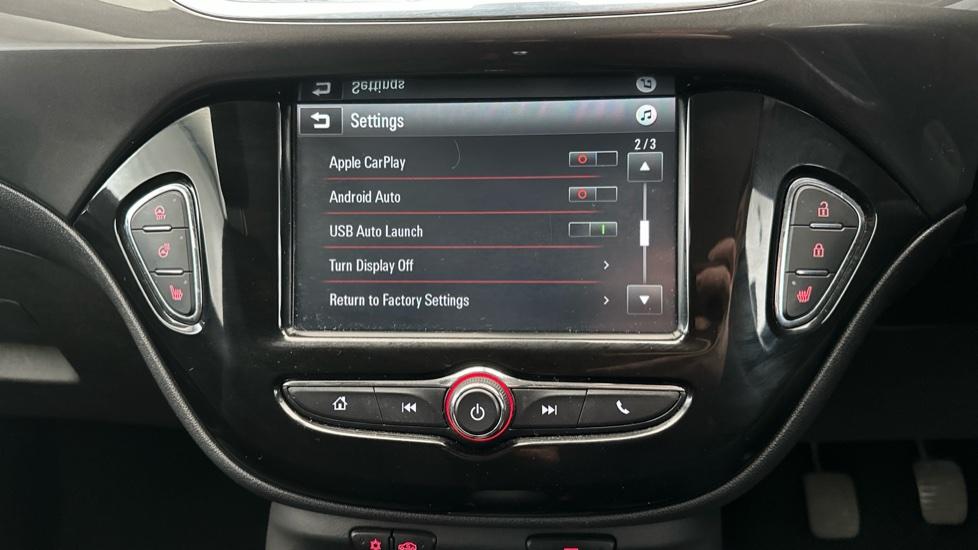 Apple Car Play & Android Auto