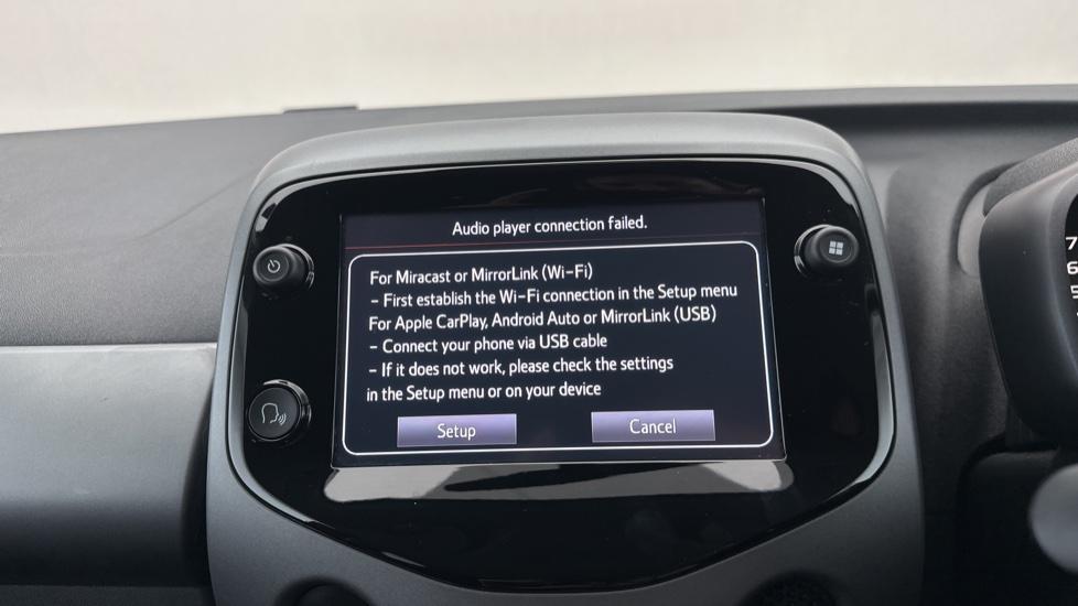 Apple CarPlay/Android Auto 