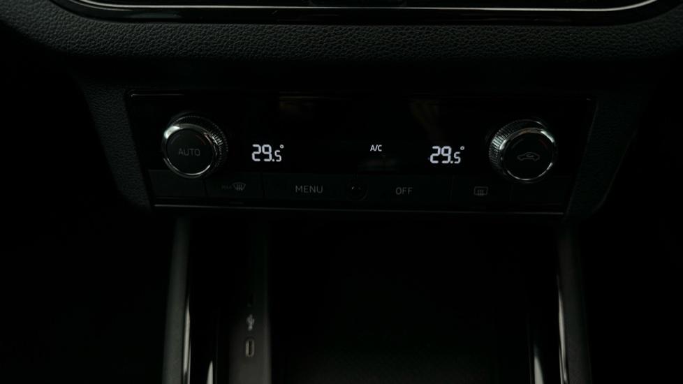 Air Conditioning /Dual Climate Control 