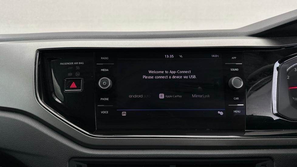 Apple Car Play & Android Auto