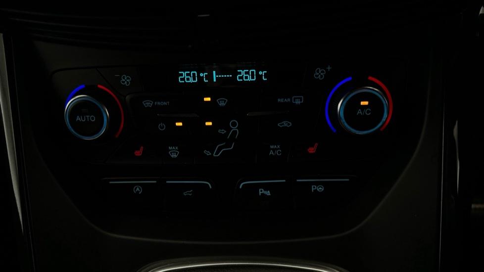 Air Conditioning /Dual Climate Control 