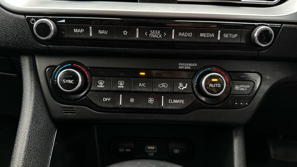 Air Conditioning /Dual Climate Control 