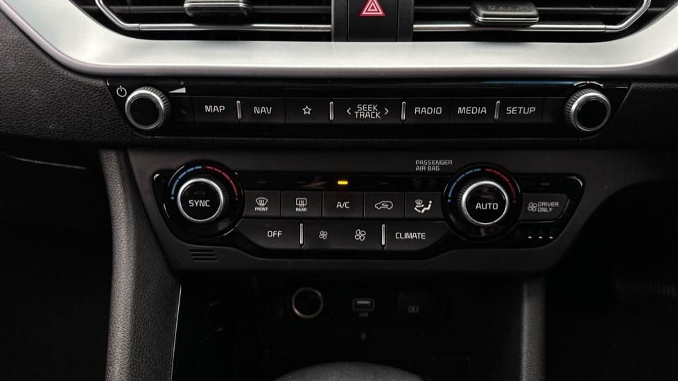 Air Conditioning /Dual Climate Control 