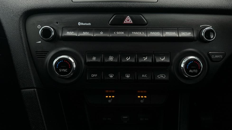 Air Conditioning /Dual Climate Control /Heated Seats 