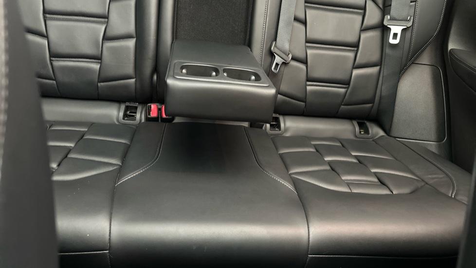 Rear Armrest/ Cup Holder