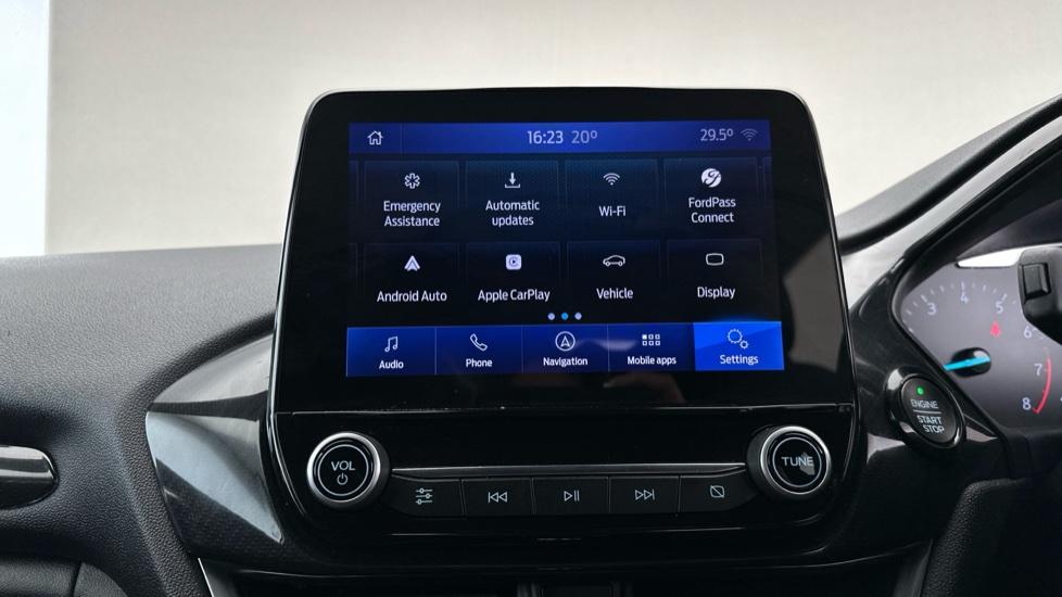 Apple Car Play & Android Auto