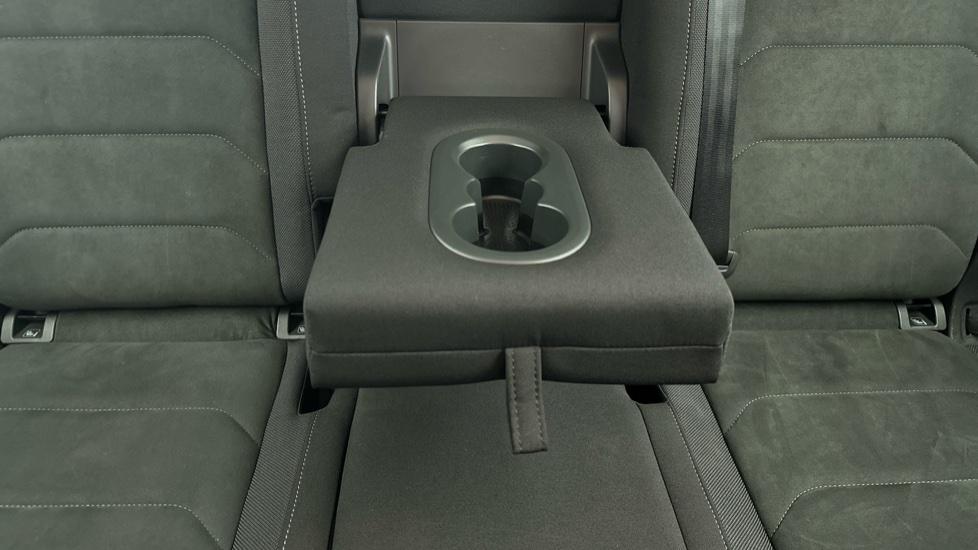 Rear Armrest/ Cup Holder