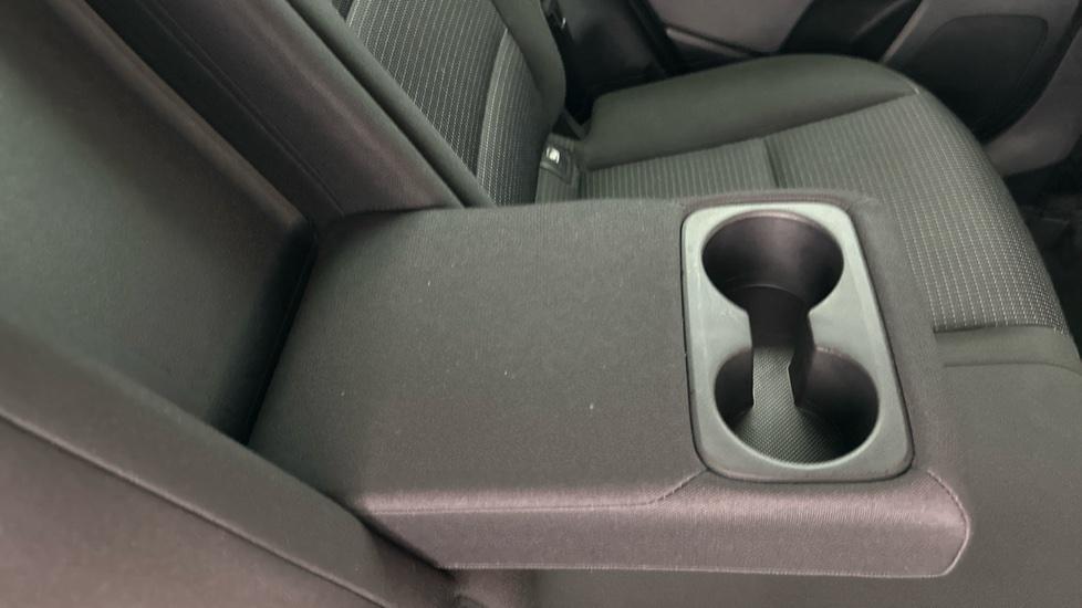 Rear Armrest/ Cup Holder