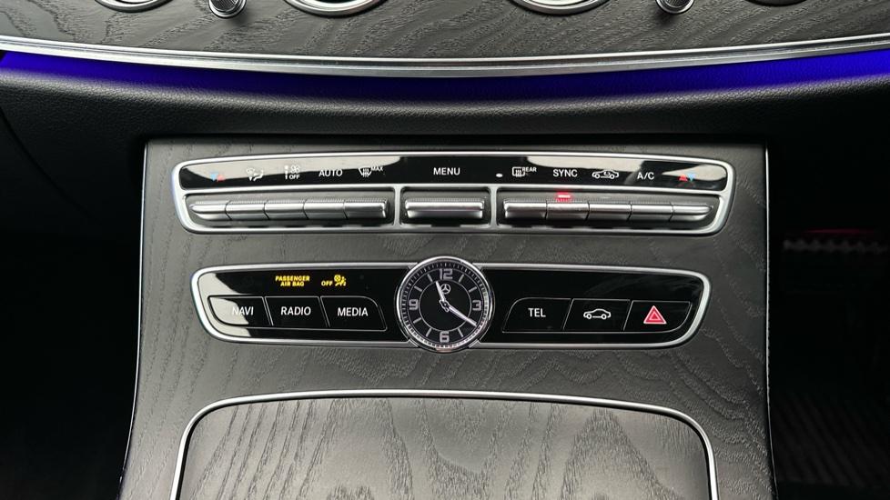 Dual Climate Control / Air Conditioning 