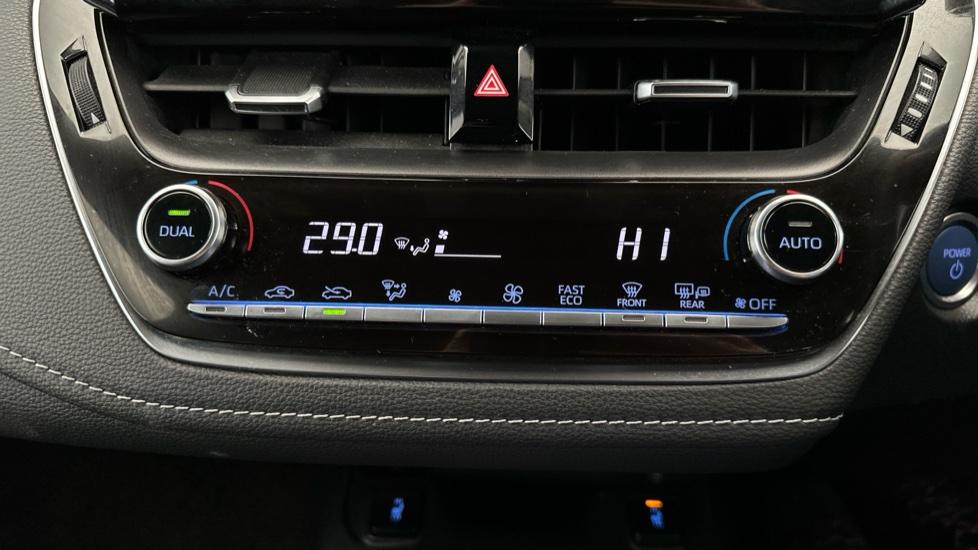 Air Conditioning  /Dual Climate Control 