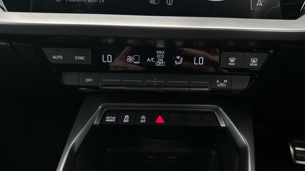 Air Conditioning /Dual Climate Control /Auto Stop/Start 