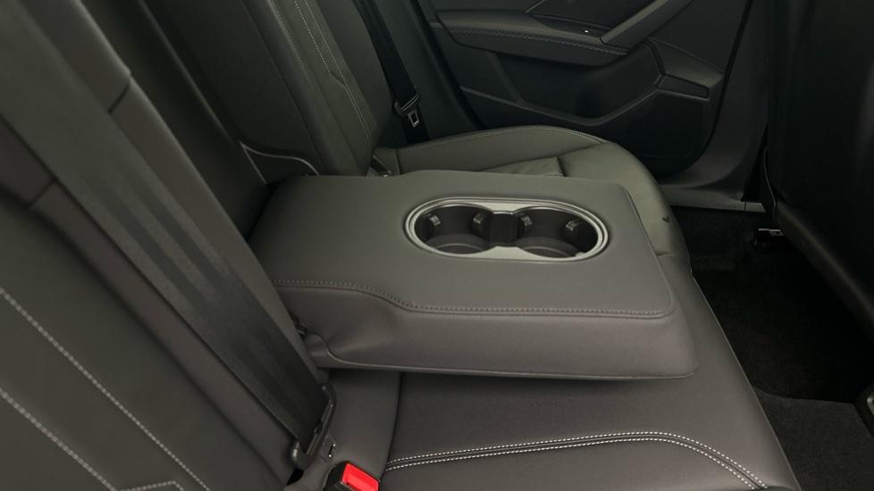 Rear Armrest/ Cup Holder