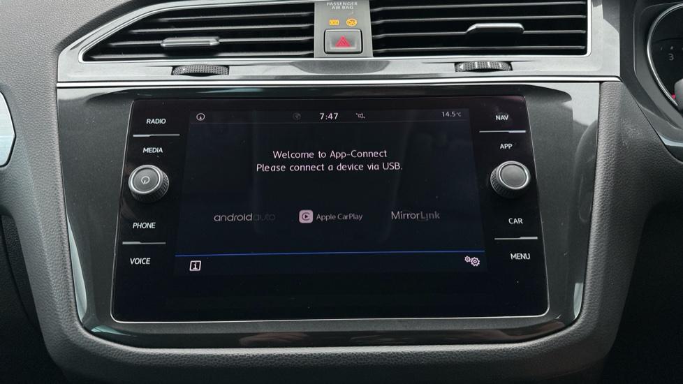 Apple Car Play & Android Auto