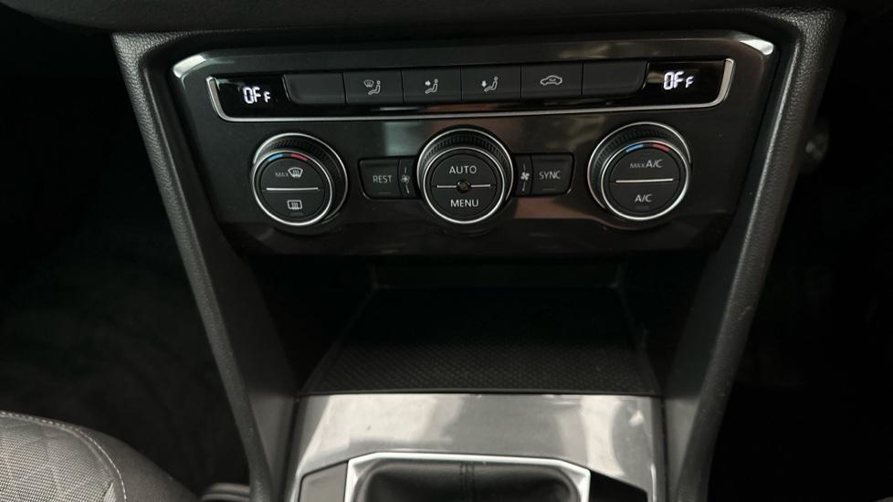 Air Conditioning /Dual Climate Control 