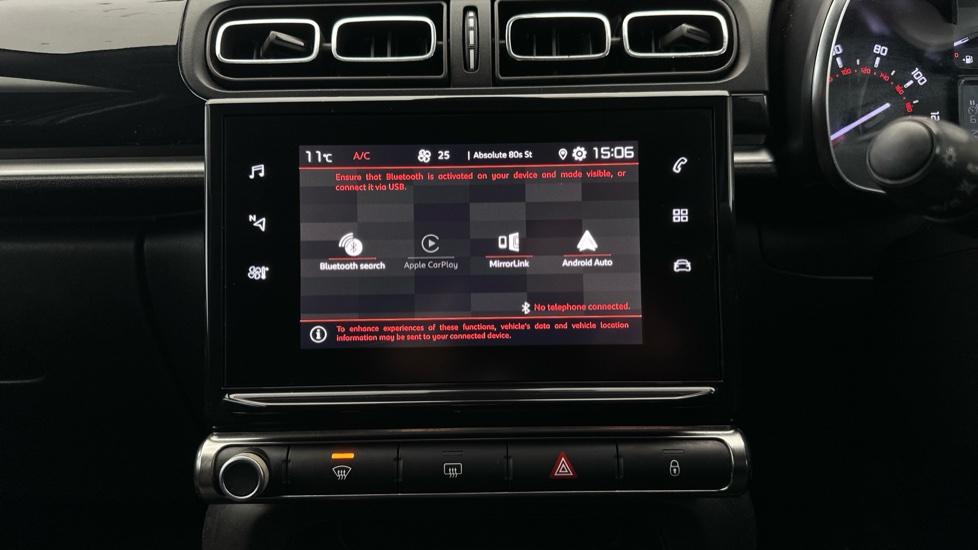 Bluetooth / Apple CarPlay / Android Auto 