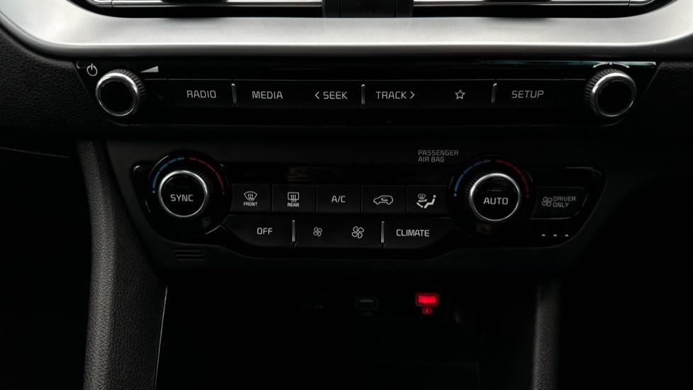 Air Conditioning /Dual Climate Control 