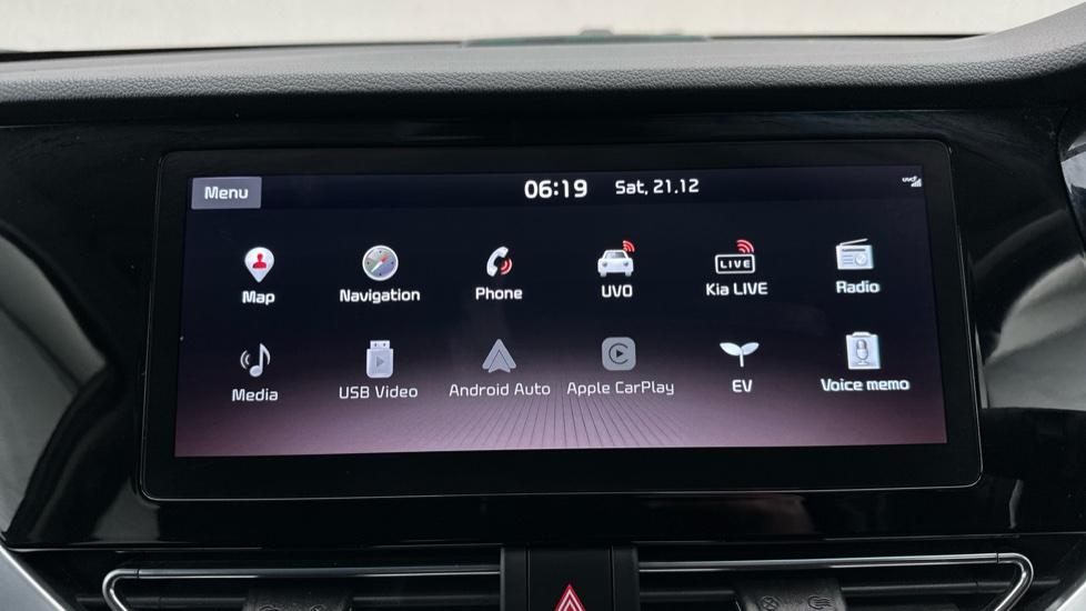 Apple Car Play & Android Auto