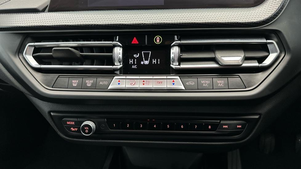 Air Conditioning /Dual Climate Control /Lane Assist 