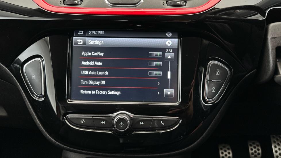 Apple Car Play & Android Auto