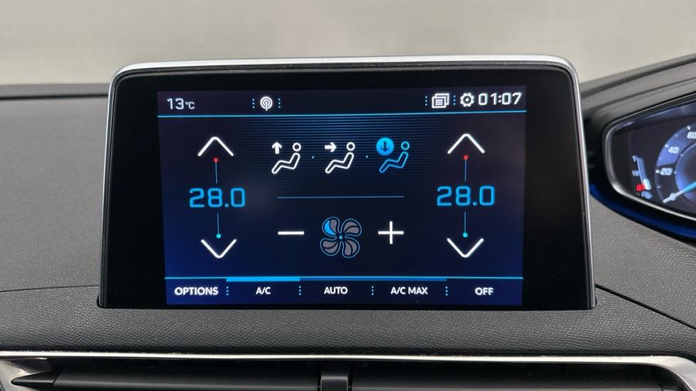 Dual Climate Control  / Air Conditioning 