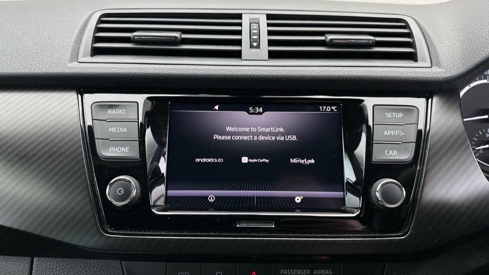 Apple Car Play & Android Auto