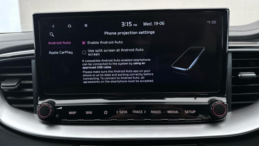 Apple Car Play & Android Auto