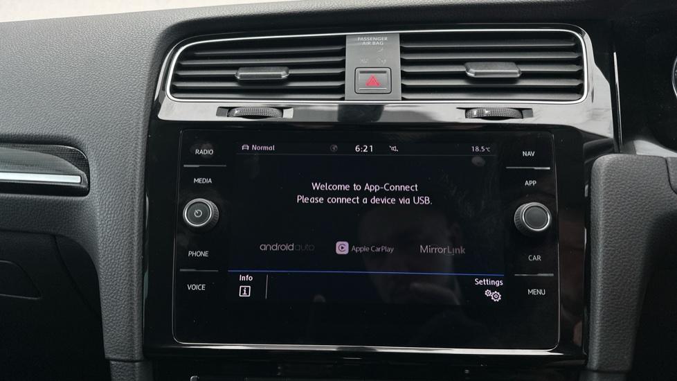 Apple Car Play