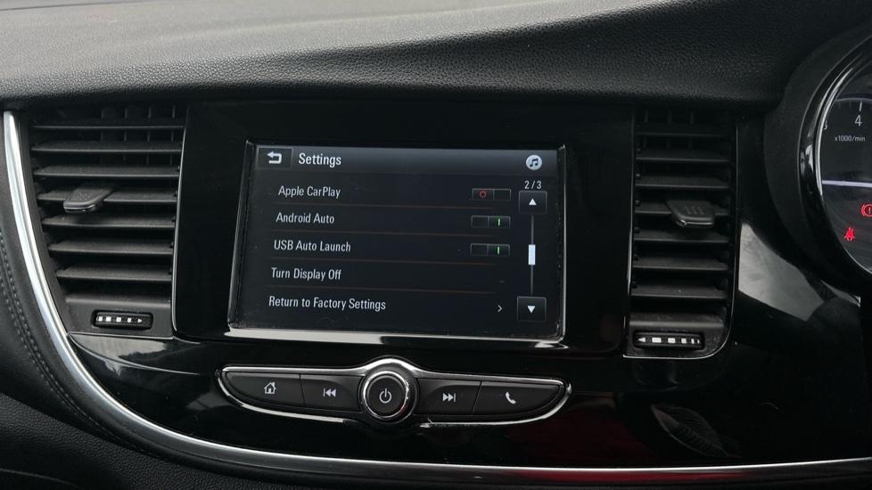 Apple Car Play & Android Auto