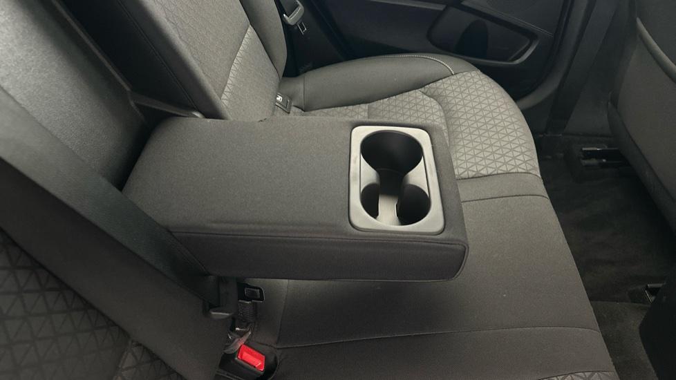 Rear Armrest/ Cup Holder