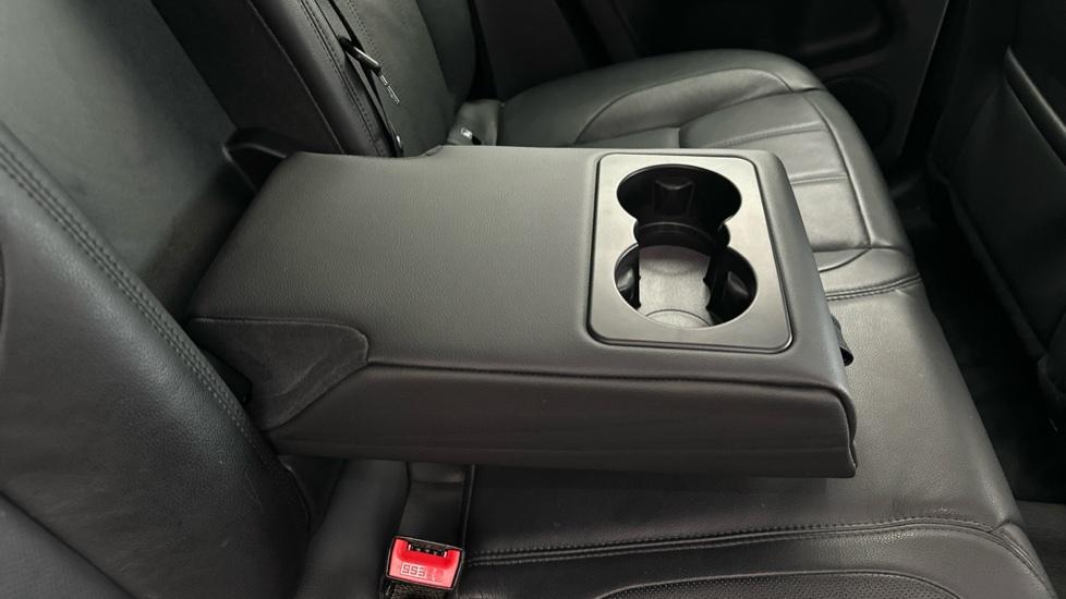 Rear Armrest/ Cup Holder