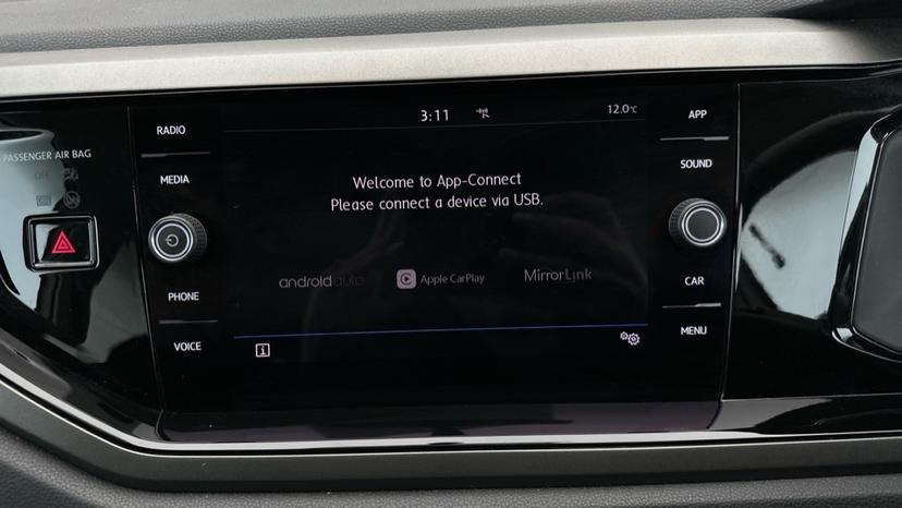 Apple Car Play & Android Auto