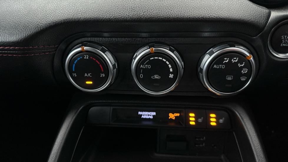 Air Conditioning  / Heated Seats 