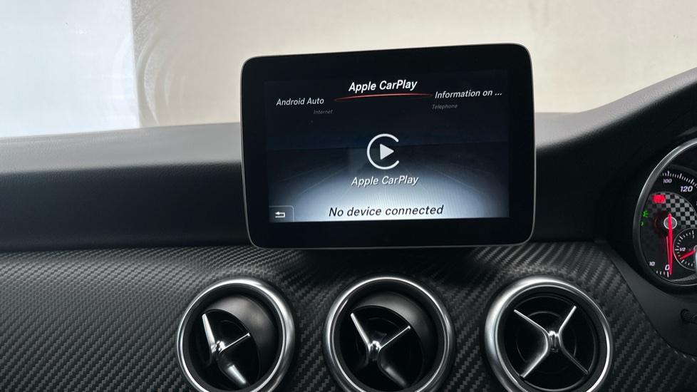 Apple Car Play & Android Auto