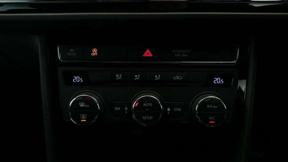 Air Conditioning /Dual Climate Control /Auto Stop/Start 