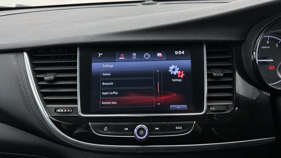 Apple Car Play & Android Auto