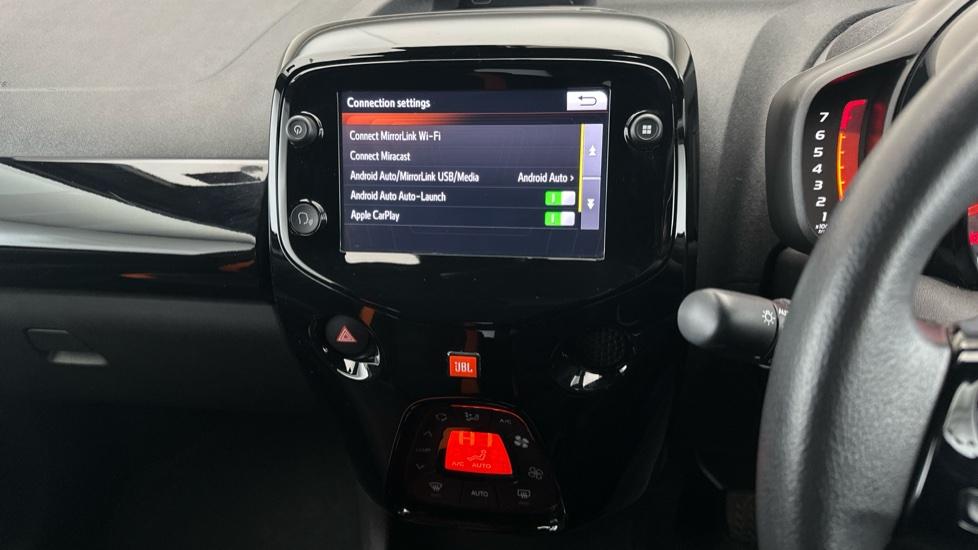 Apple Car Play & Android Auto