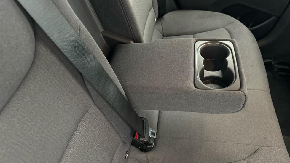 Rear Armrest/ Cup Holder