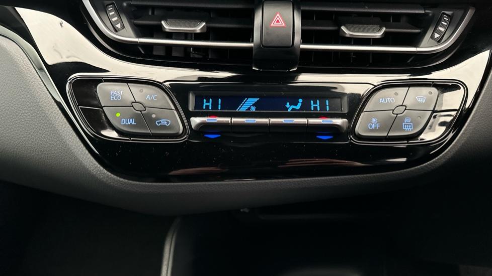 Dual Climate Control / Air Conditioning 