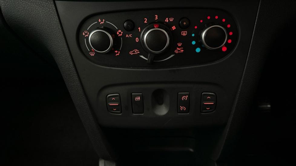 Air Conditioning /Cruise Control/Speed Limiter 