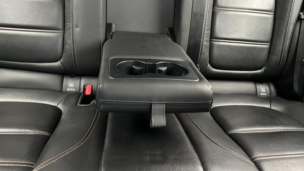 Rear Armrest/ Cup Holder