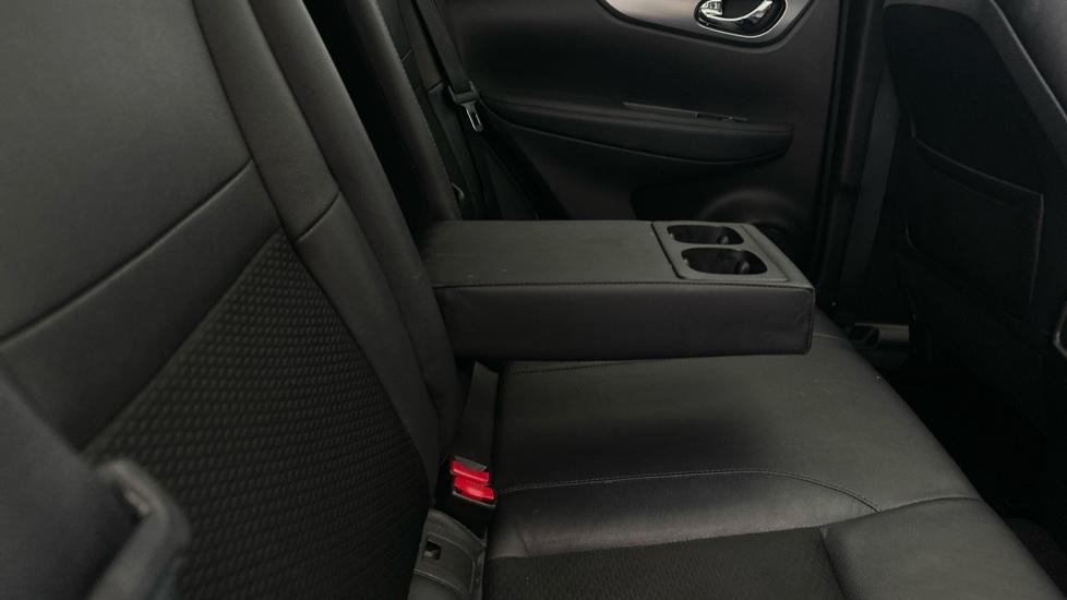 Rear Armrest/ Cup Holder