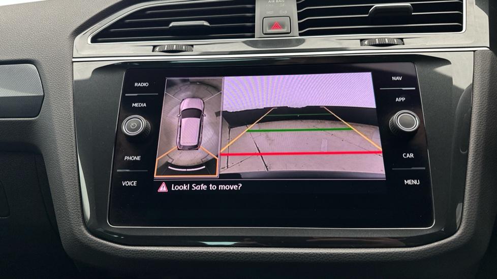 Rear View Camera/360/Park Pilot 